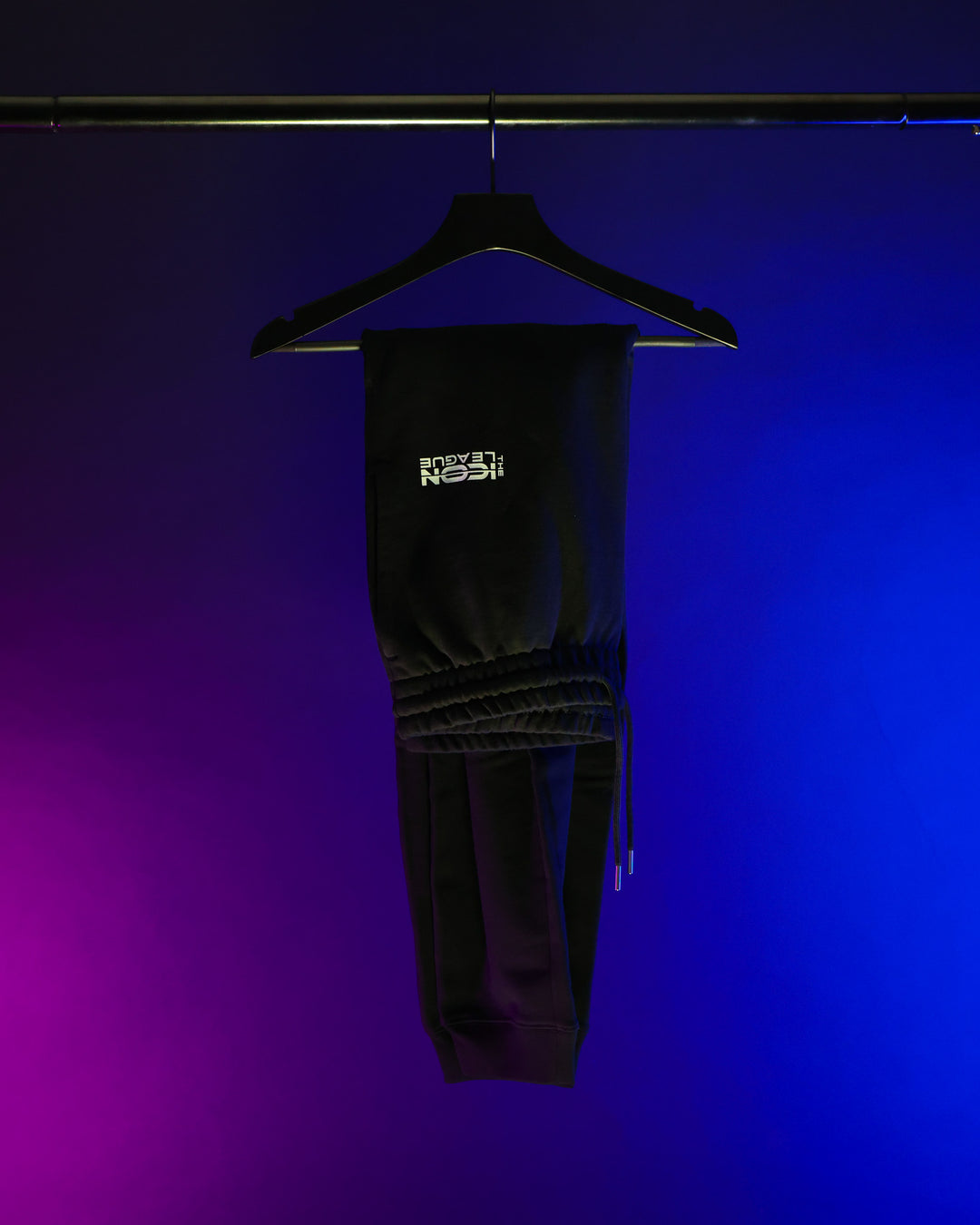 Pants - Weißes Logo